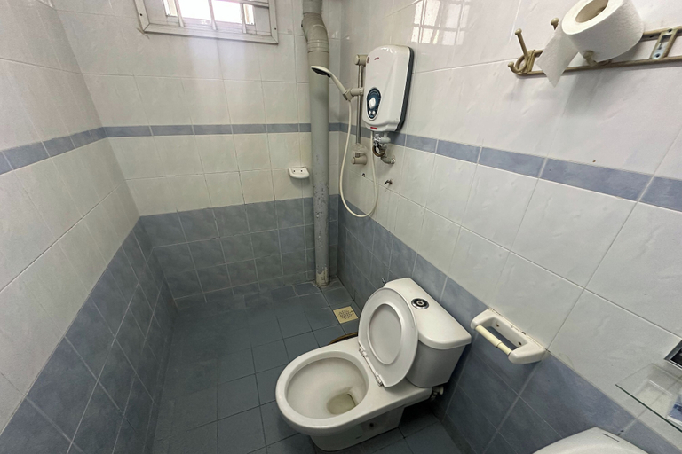 Bathroom 5, Angsa Hotel, Seremban