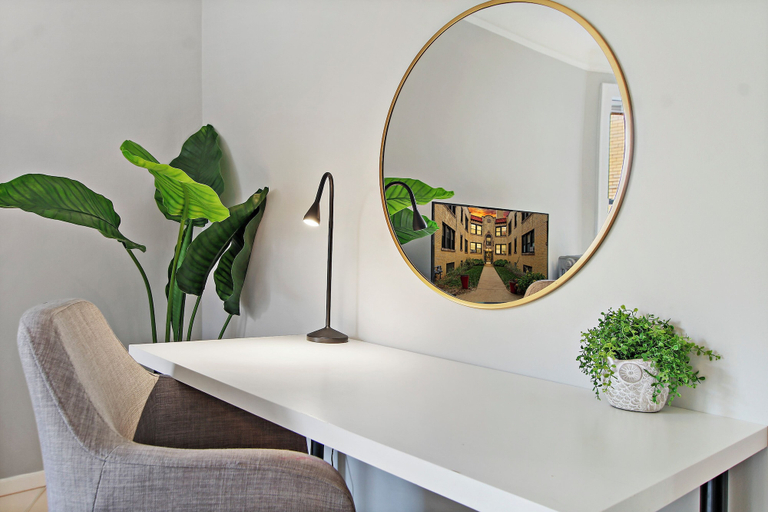 Interior detail, 1BR Vibrant Apt - Montrose 2E, Cook