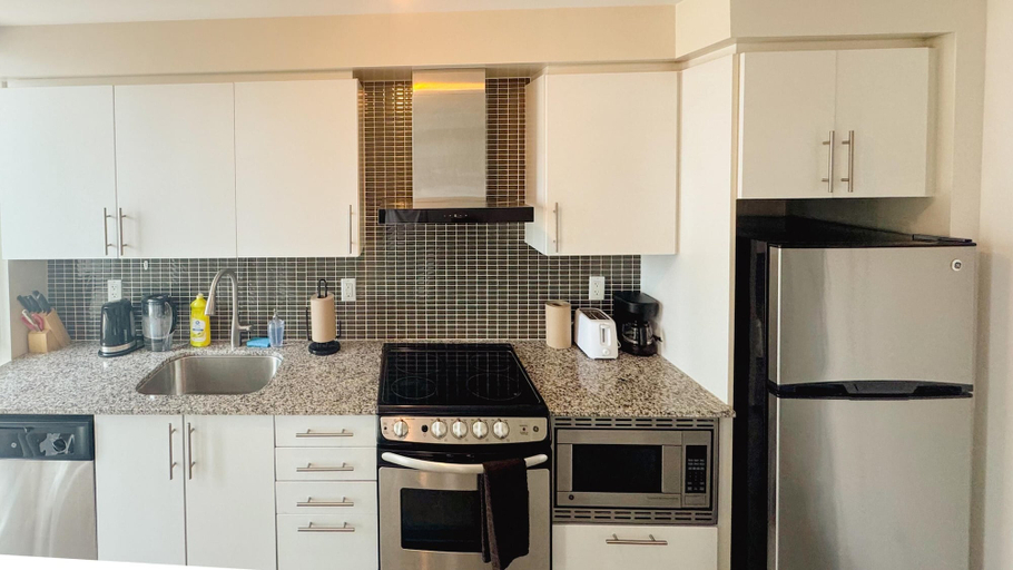 Private kitchen 5, RivetStays - The Fly Luxury Suites, Toronto