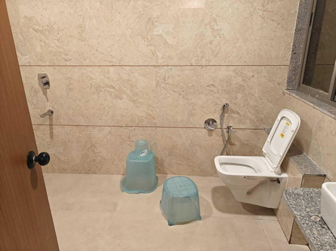 Bathroom, Hotel Vantara Residency, Aravalli