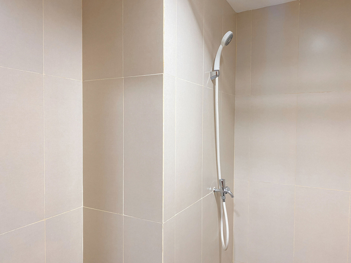 Bathroom 2, Best Studio Apartment At Gateway Park Lrt City Jatibening, Bekasi