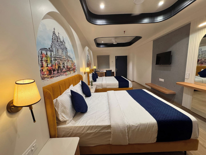 Room 2, Hotel Royal Galleria, Vadodara