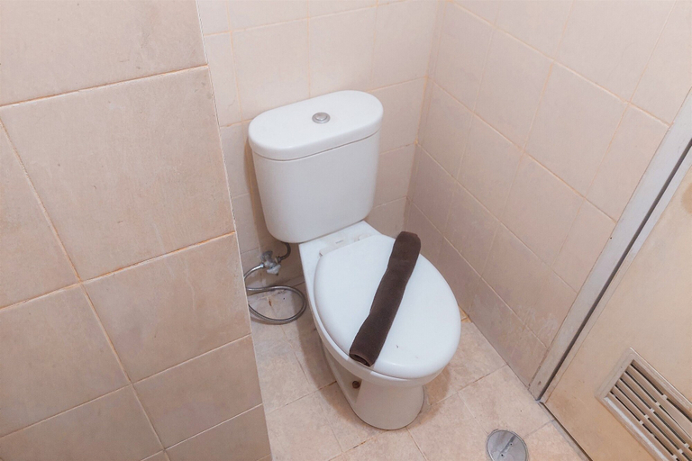 Bathroom 3, Cozy Living Studio At Serpong Greenview Apartment, Tangerang Selatan