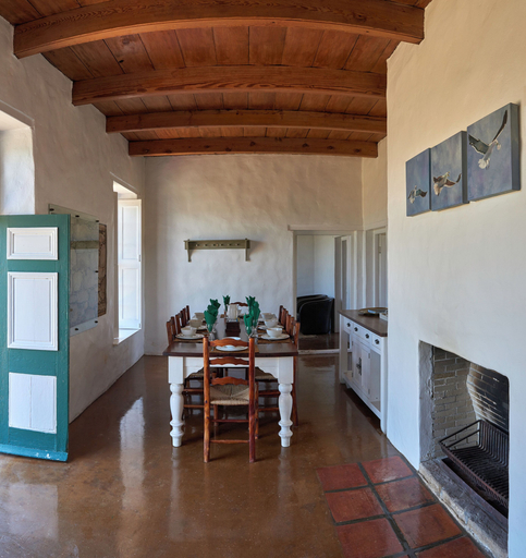 In-room dining, Melkkamer Vlei Cottage, Overberg