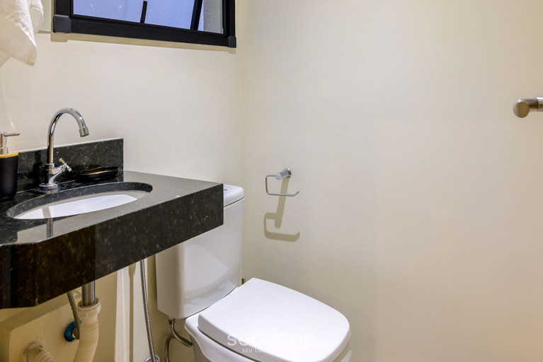 Bathroom, HRE - Apartments 290 m From Toninhas Beach, Ubatuba