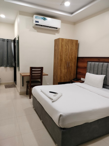 Room 2, Yellow Sapphire Hotel Hitech City, Hyderabad