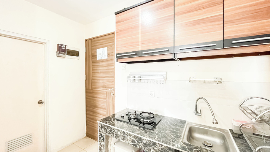 Private kitchen 3, 2Br Medina Apartment Near Pelita Harapan University, Tangerang
