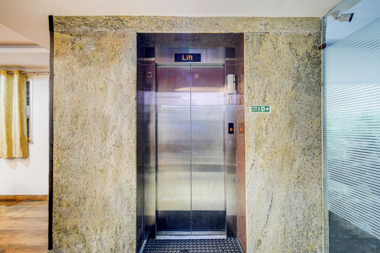 Elevator 4, FabHotel R3 Atmos - Near Hitech Exibition Centre, Hitech City, Hyderabad