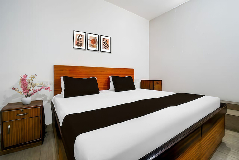 Room 3, Shri Krishna Guest House, Gorakhpur
