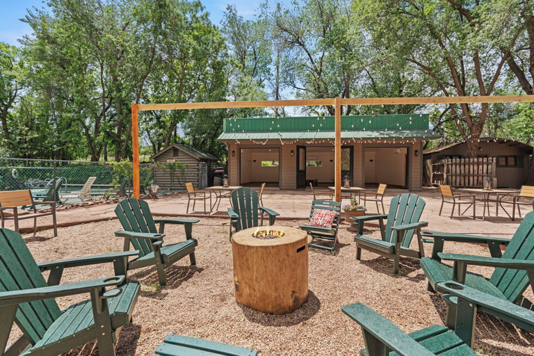 Outdoor banquet area 5, Timber Lodge Cabin 6, El Paso