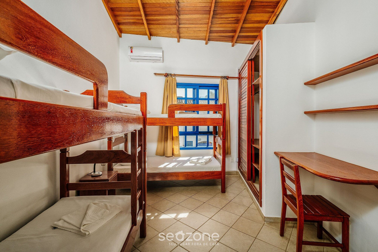 Room 3, Apt Beautiful Condominium Foot on the Sand Rpb038, Florianopolis