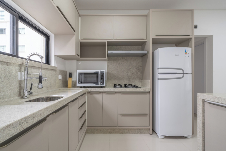 Private kitchen, Apt w/ Balcony & Bbq, 650m to Beach Rgo0502, Itapema
