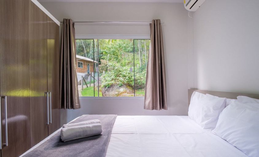 Room 5, House With Lagoon View and Barbecue Ctm0000, Garopaba