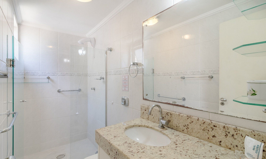 Bathroom, 3BR Beachfront apt w/ sea View Cet802, Balneário Arroio do Silva