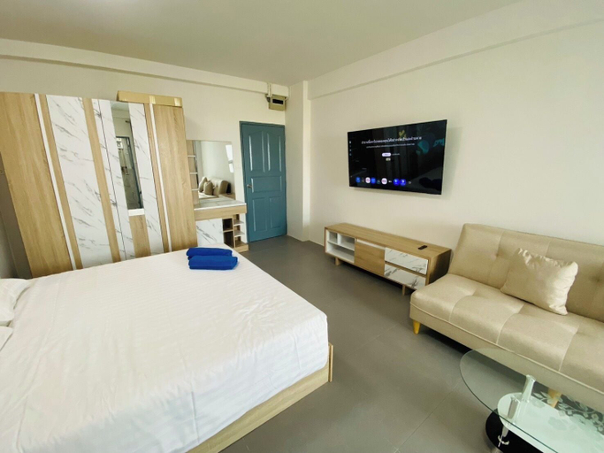 Room 5, 9 Karat Condo by PSR, Pattaya