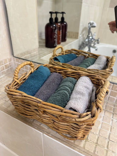 Bathroom 4, Cosy Cottage Over Malmesbury Abbey, Wiltshire