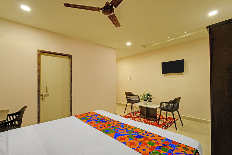 Room 3, Fabhotel Ab7 Stays, Hyderabad