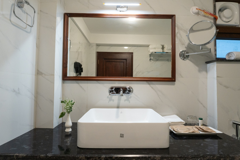 Bathroom 5, Planter's Heritage by Cilantro Collections - Mall Road, Darjiling