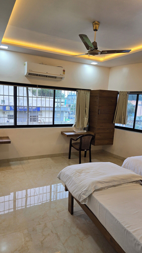 Room 2, Hotel Priyanka palace lodging, Jalgaon