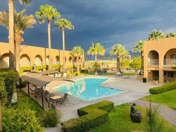 Pool 2, HOTEL SANTA FE, Camargo