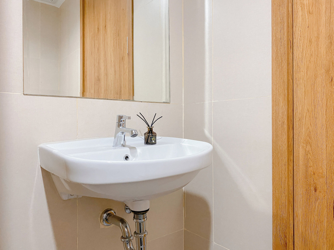 Bathroom 5, Best Studio Apartment At Gateway Park Lrt City Jatibening, Bekasi