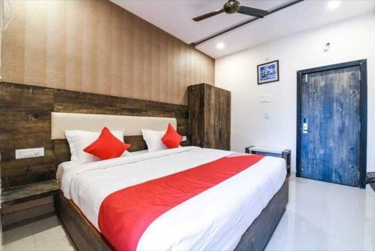 Room 3, SR GRAND HOTEL, Krishna