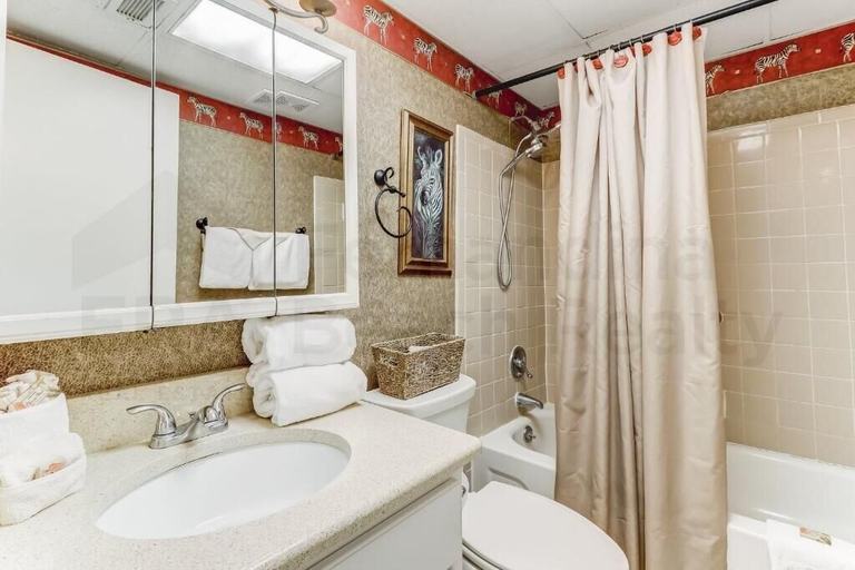 Bathroom 3, Amelia by the South, Nassau