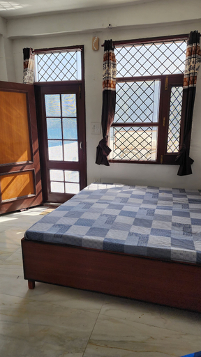 Room 5, Hatu View Homestay, Shimla