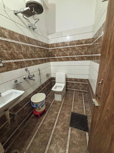 Bathroom 5, Hotel Shilva Inn, Varanasi