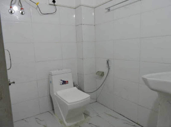 Bathroom 4, Vinayaka Inn Sittong, Darjiling