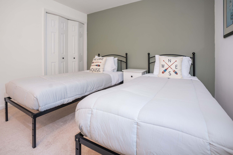 Room 5, Community Pool Near Lake Como Interlaken for 6, Walworth