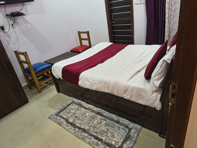 Room 2, HOTEL TRIMURTI INN, Lucknow