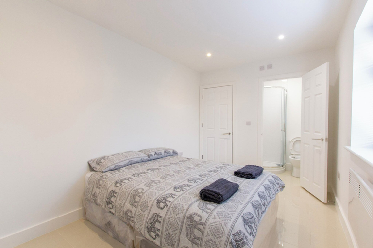 Room 5, Bridge Road - Room 2a, Southampton