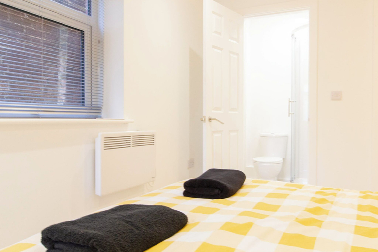Room 2, Bridge Road - Room 1a, Southampton