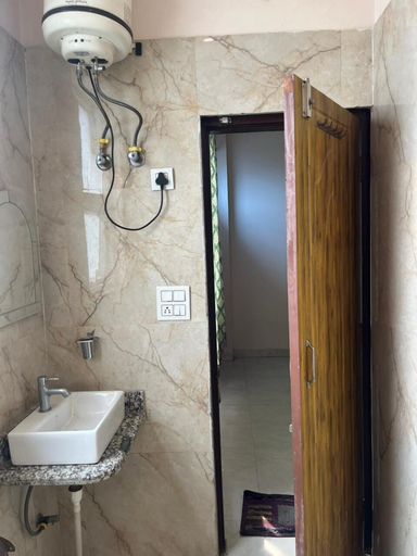 Bathroom, The Yoga Oasis, Garhwal