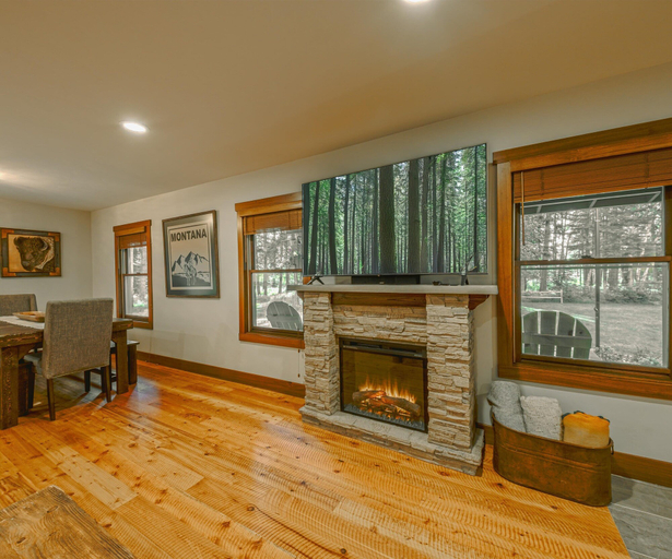 Interior 5, Spotted Bear Cabin For 6, Flathead