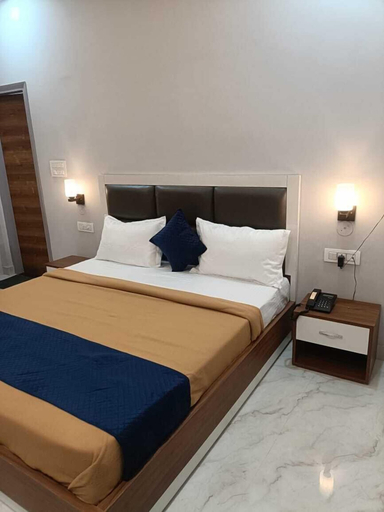 Room 2, Hotel Kamboj, Sahibzada Ajit Singh Nagar