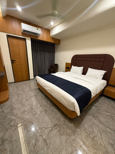 Room 2, The Malay comfort-Hotel Dwarka residency, Devbhumi Dwarka
