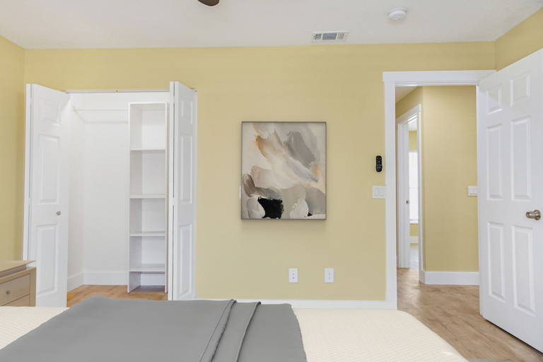 Room 5, Zoo House Down Town Tampa, Hillsborough