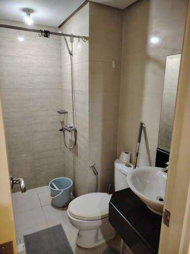 Bathroom 5, Cheap Accommodation - Newport Boulevard, Pasay City