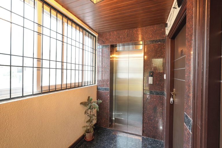Elevator 3, FabHotel Royal Suites I - Bellandur, Bangalore