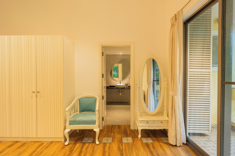Room 2, ELIVAAS Kensho Daisy | 5 BHK Villa With Plunge Pool, South Goa
