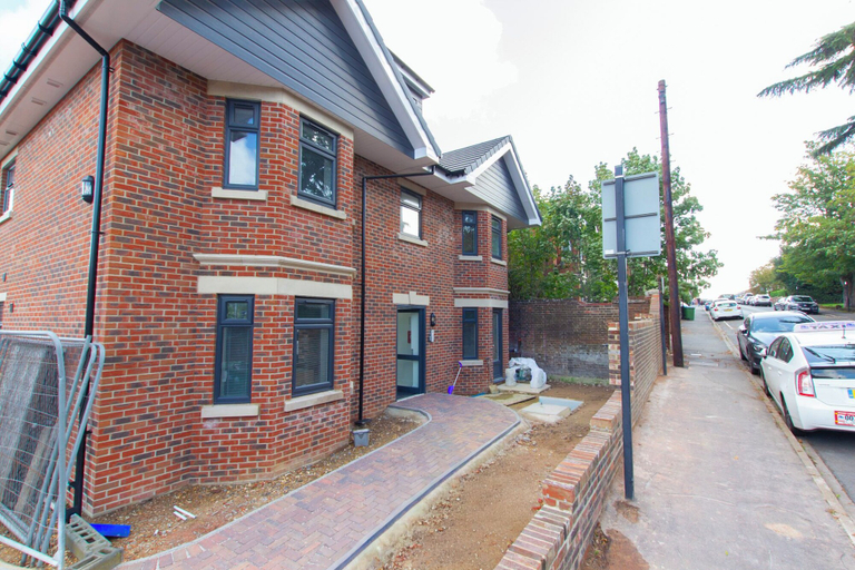 Exterior 2, Bridge Road - Room 3a, Southampton
