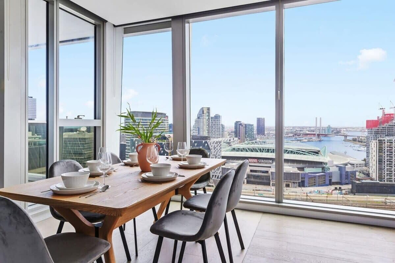Others 3, A Stylish 3BR Apt With Harbour Views, Free Parking, Melbourne