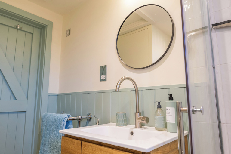 Bathroom, Little Stable Cottage - Burford, Oxfordshire