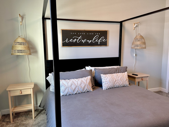 Room 2, Luxurious Retreat Games & More, Osceola