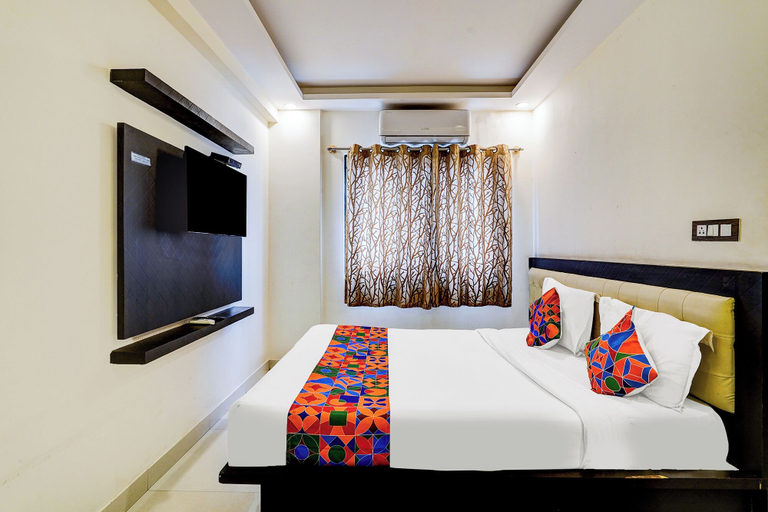 Room 2, Via Royal Regalia Inn - Jayanagar, Bangalore