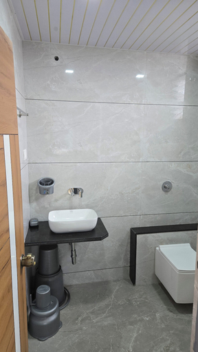 Bathroom 5, Hotel Priyanka palace lodging, Jalgaon