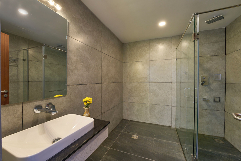 Bathroom 3, Serene Horizon Resort, Theni