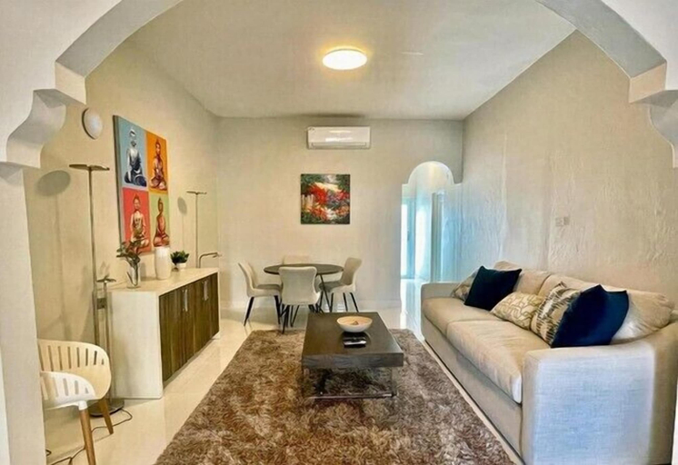 Others 3, Stunning 3-Bedroom Beachside Apartment